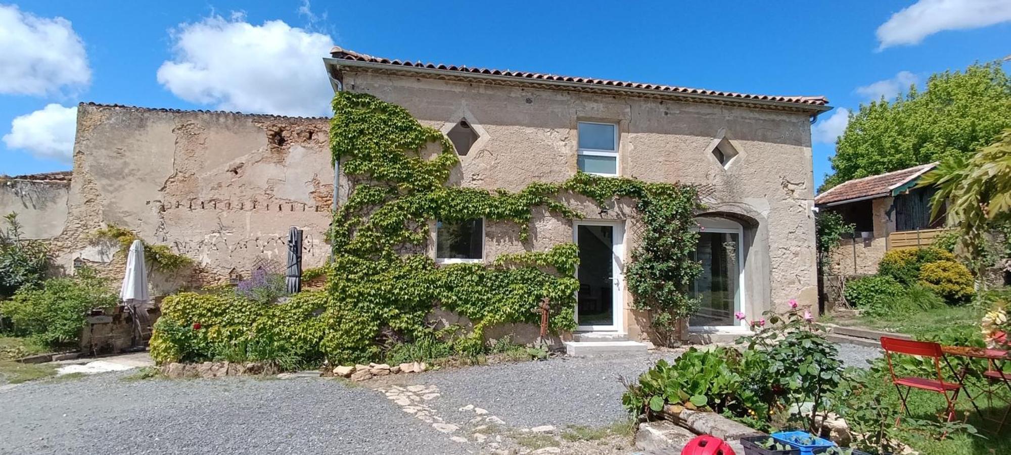 Maison Irondas Saint-Pierre-d'Aurillac Екстериор снимка