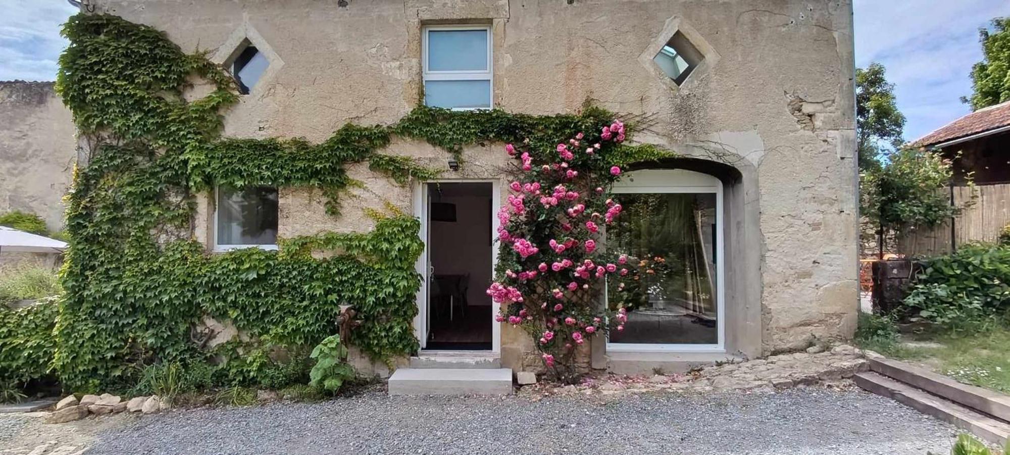 Maison Irondas Saint-Pierre-d'Aurillac Екстериор снимка