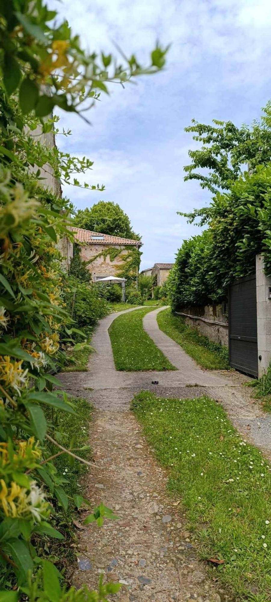 Maison Irondas Saint-Pierre-d'Aurillac Екстериор снимка
