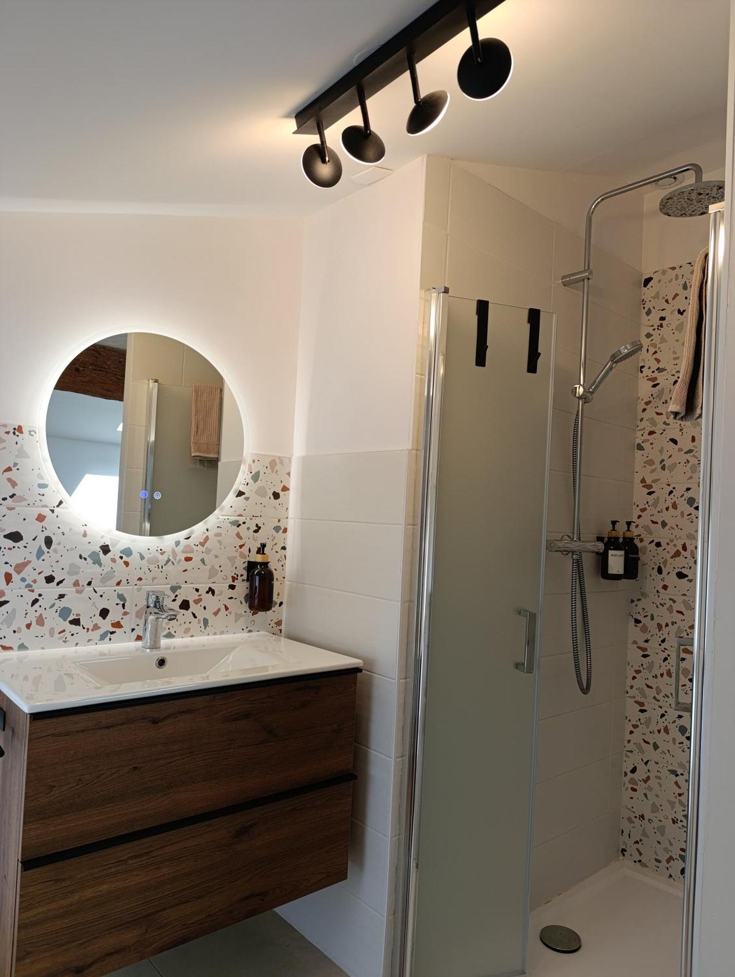 Maison Irondas Saint-Pierre-d'Aurillac Екстериор снимка