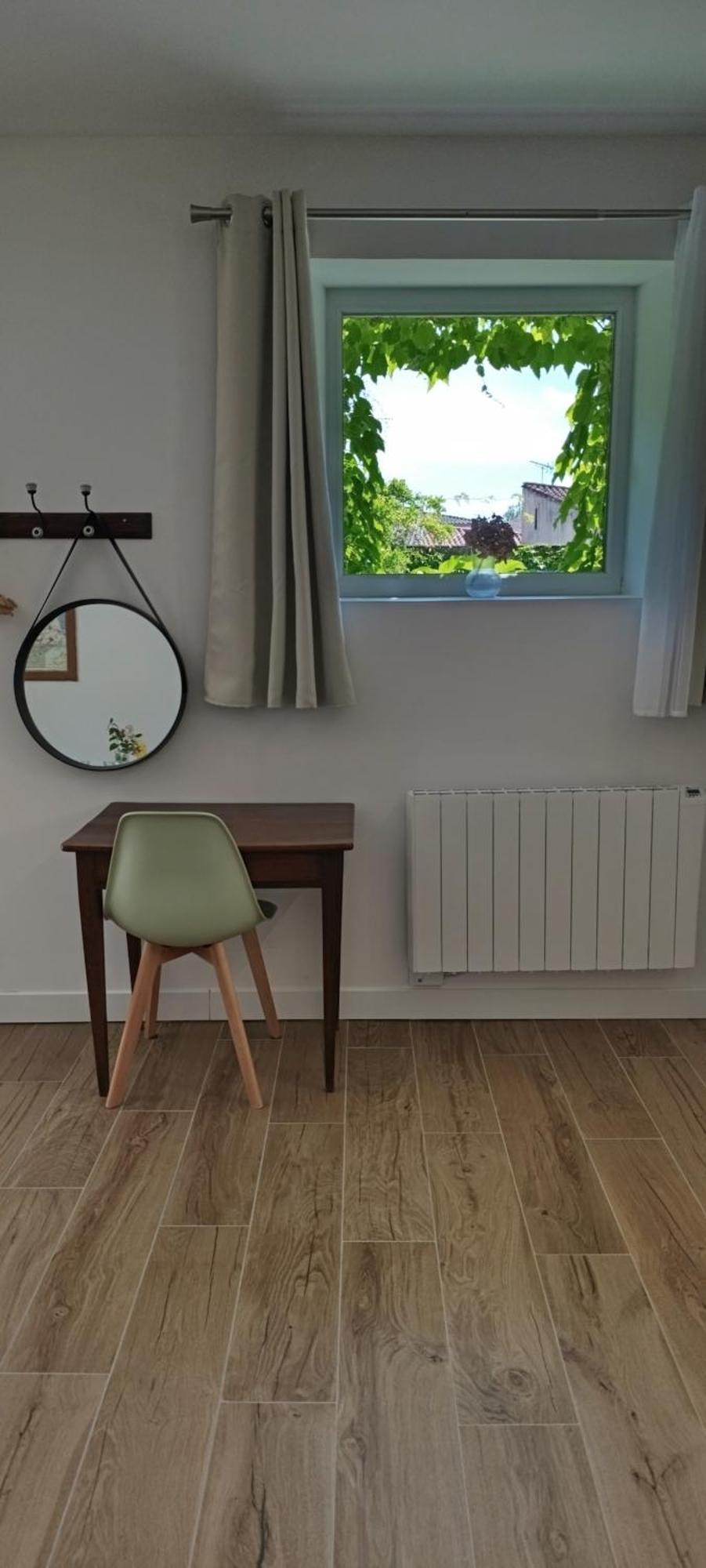 Maison Irondas Saint-Pierre-d'Aurillac Екстериор снимка